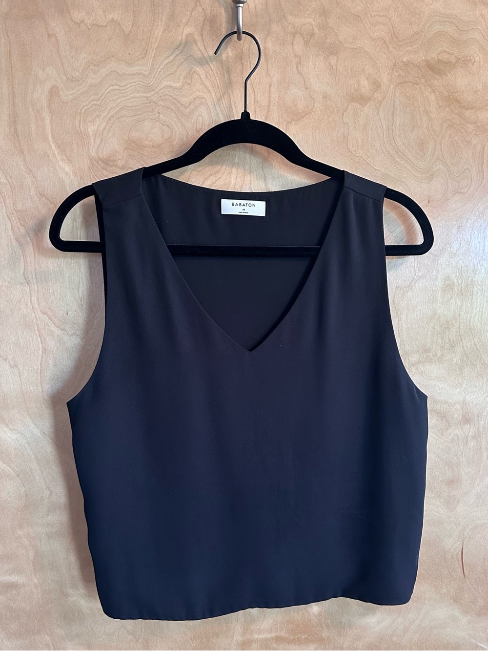 Babaton Black V-Neck Sleeveless Tank Top